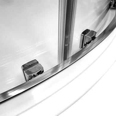 12 180 грн ///  /// Бренд: Radaway
Серия раздвижных кабин Alienta характеризуется вневременным дизайном. Благодаря простоте дизайна и универсальной эстетичности кабины из этой серии будут отлично работать в любой комплектации. Благодаря способу открывания дверцы они идеально подходят для ванной комнаты с небольшим пространством.